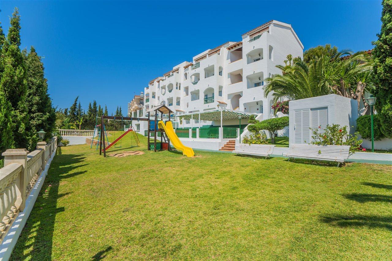 Aparthotel Holiday Center Santa Ponsa Bagian luar foto