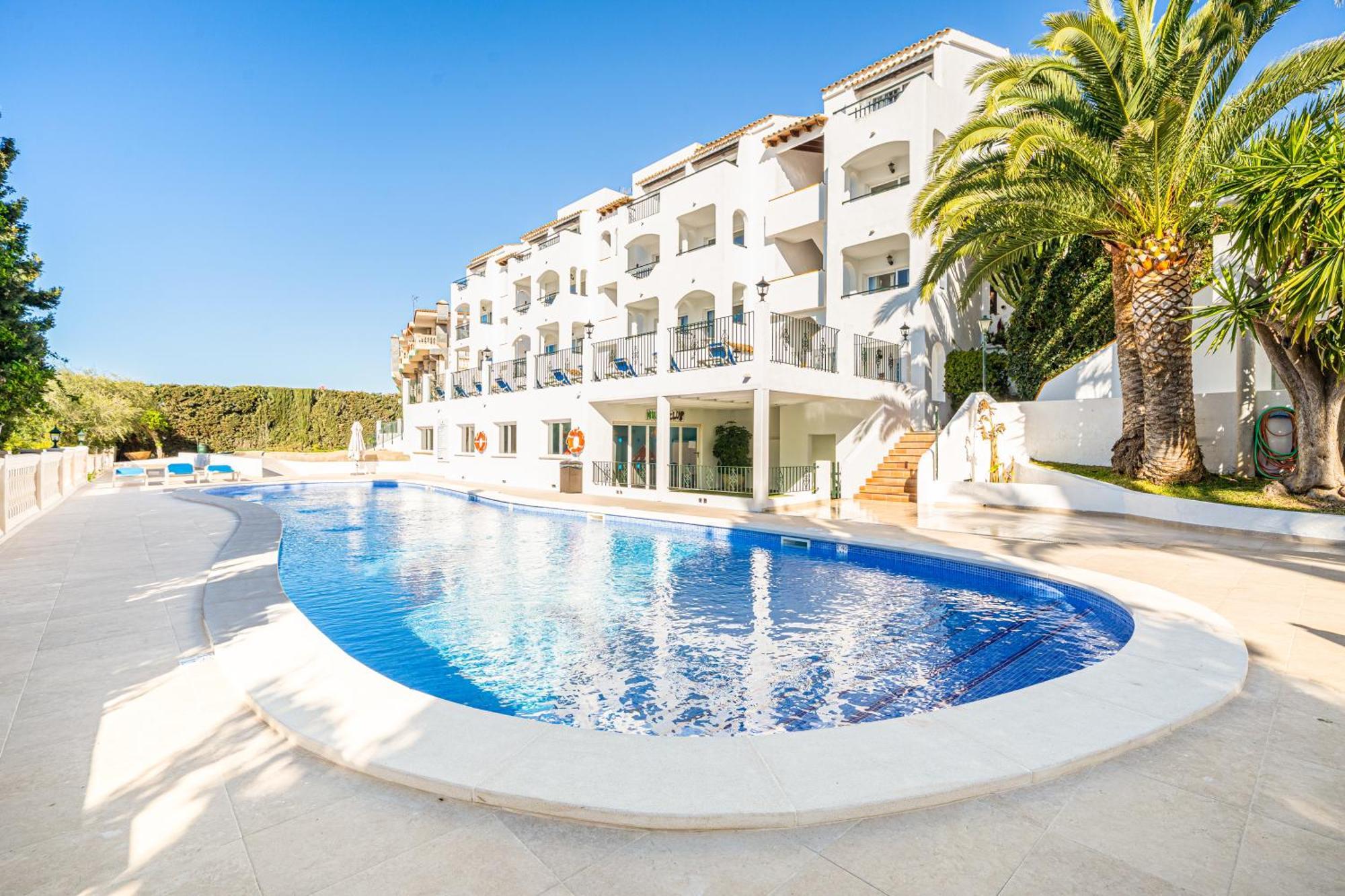 Aparthotel Holiday Center Santa Ponsa Bagian luar foto