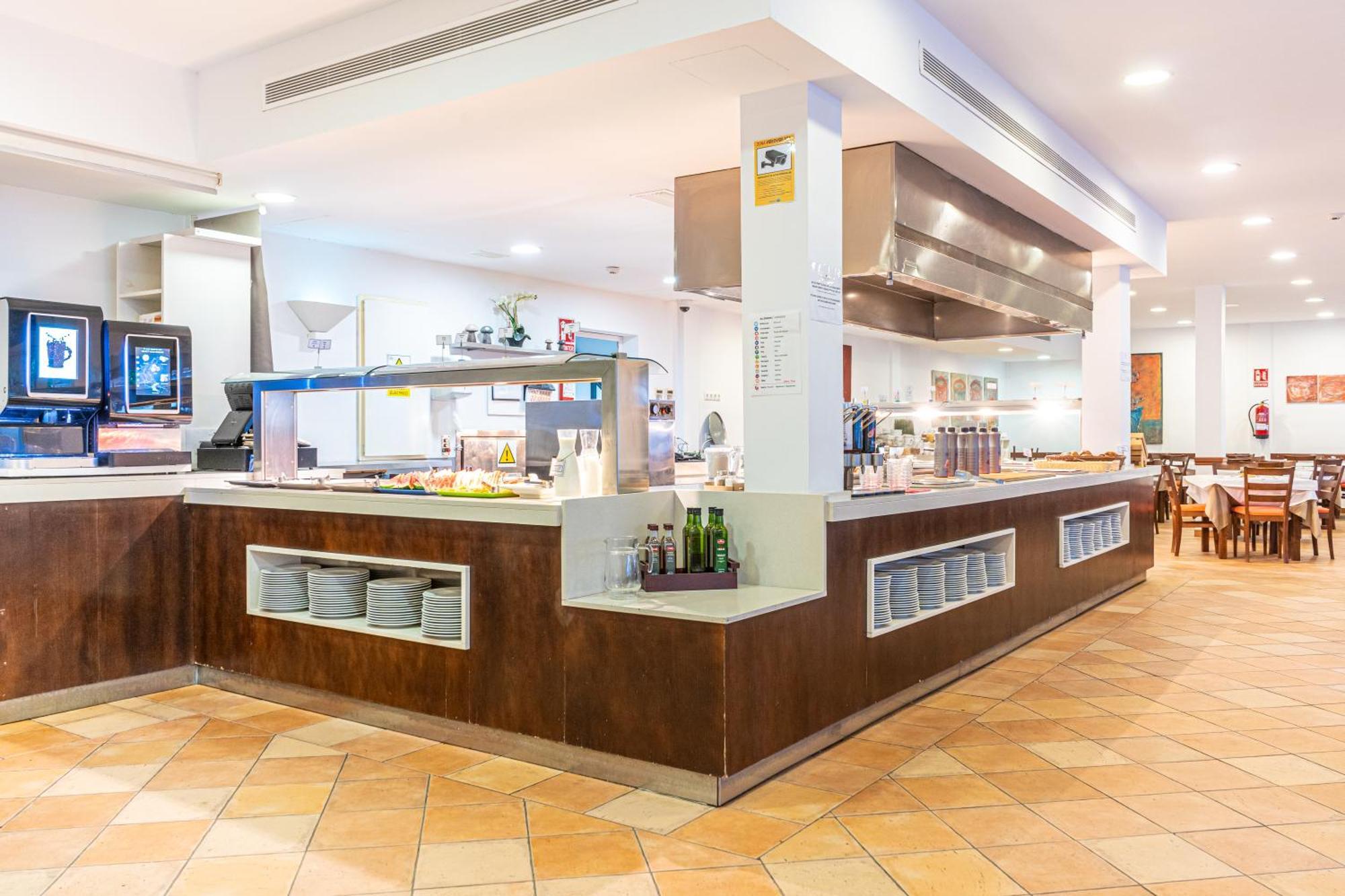 Aparthotel Holiday Center Santa Ponsa Bagian luar foto