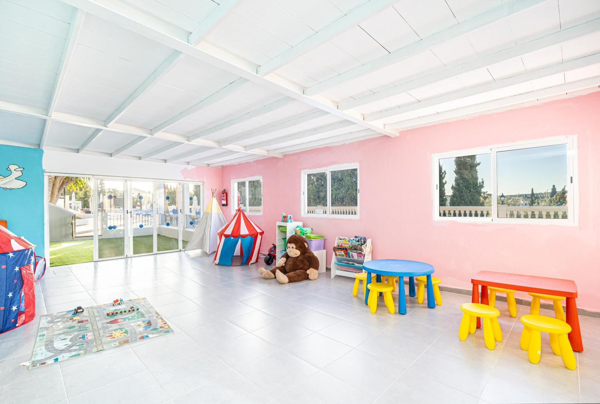 Aparthotel Holiday Center Santa Ponsa Bagian luar foto