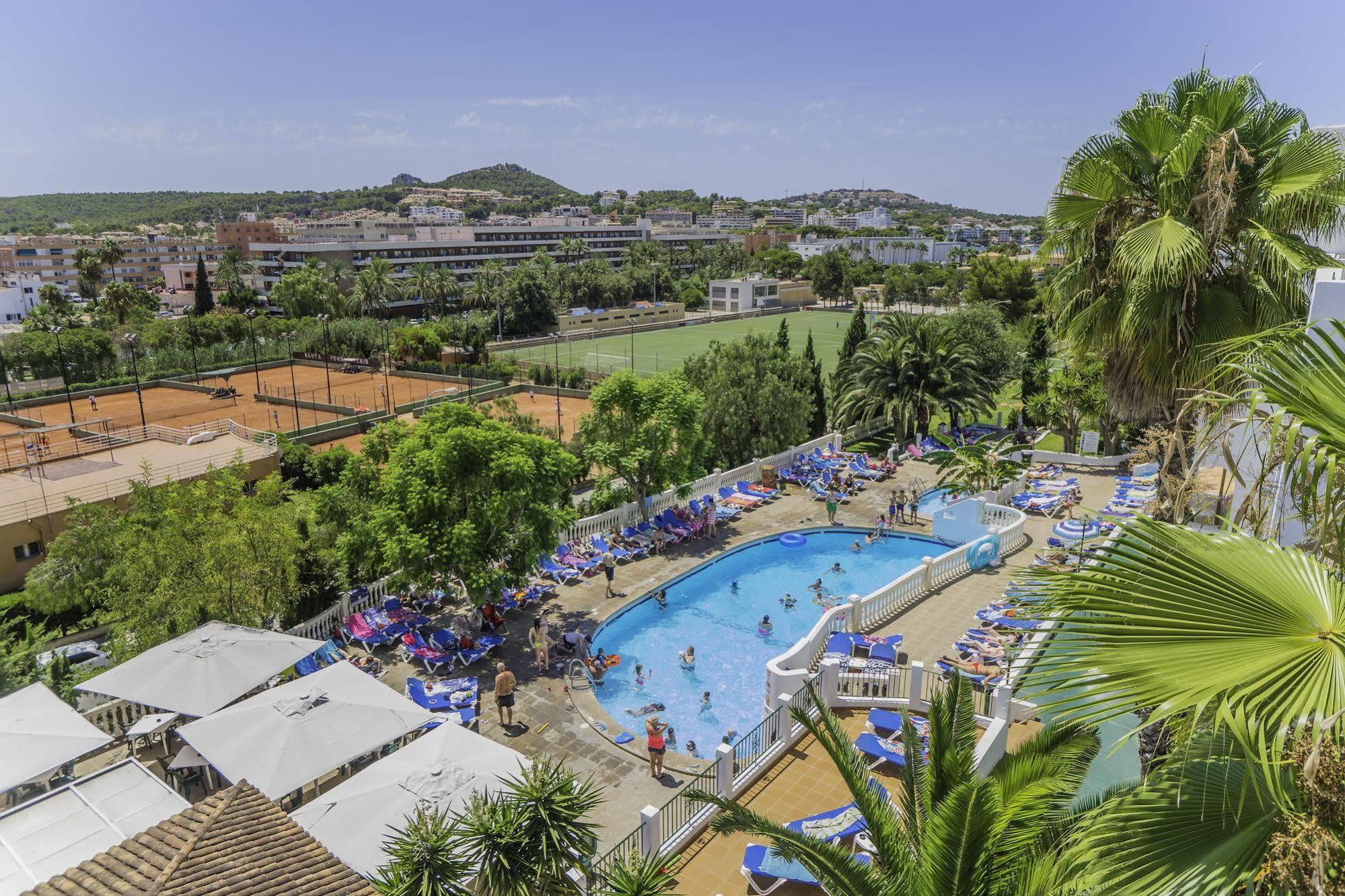 Aparthotel Holiday Center Santa Ponsa Bagian luar foto