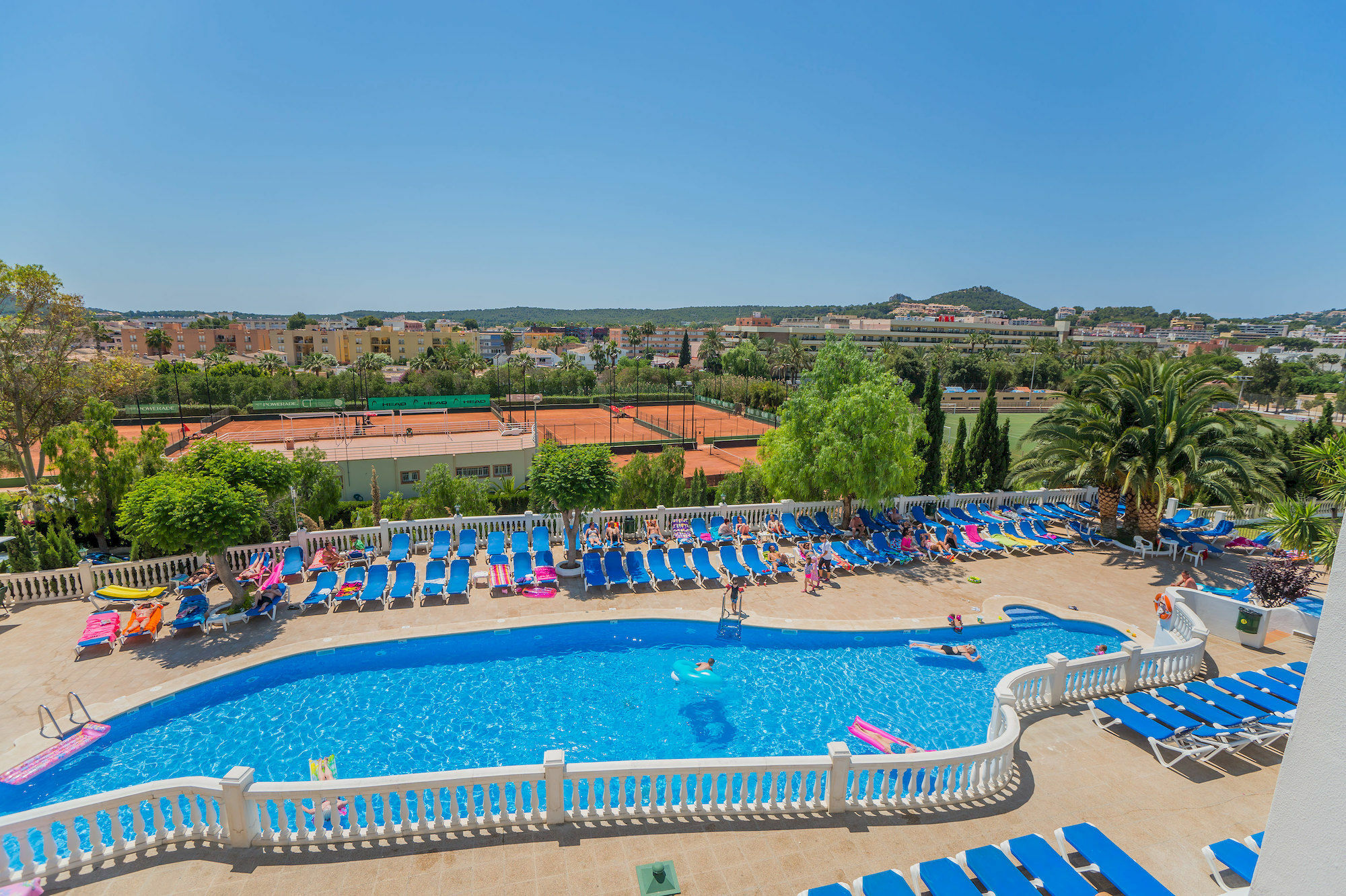 Aparthotel Holiday Center Santa Ponsa Bagian luar foto