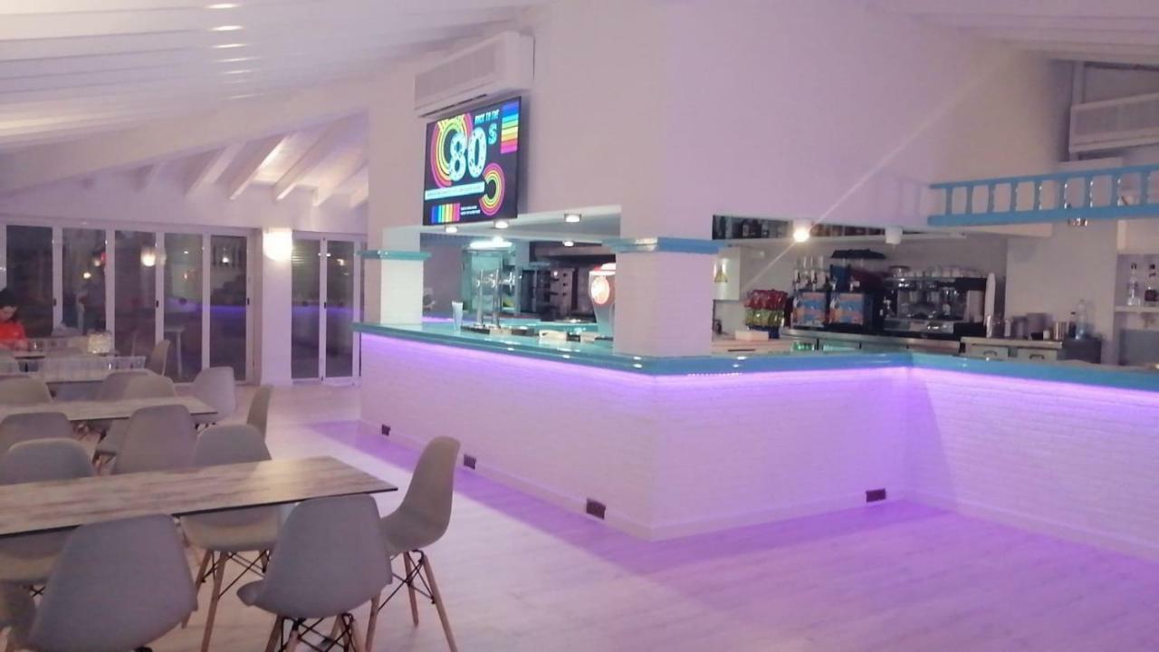 Aparthotel Holiday Center Santa Ponsa Bagian luar foto