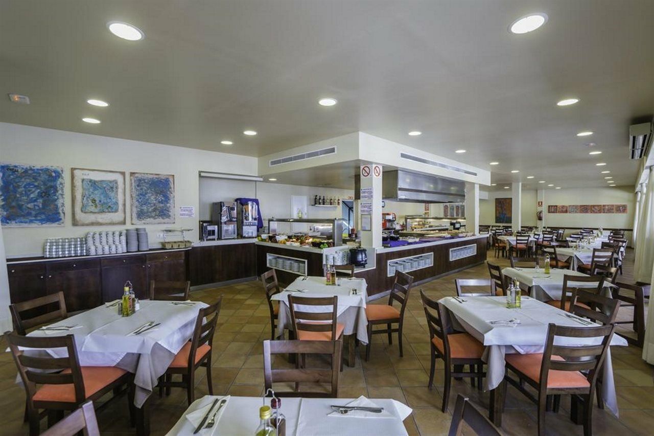 Aparthotel Holiday Center Santa Ponsa Bagian luar foto