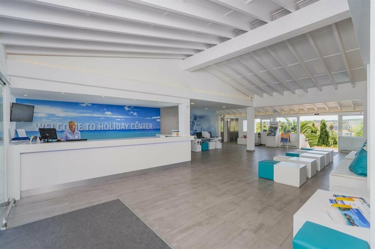 Aparthotel Holiday Center Santa Ponsa Bagian luar foto
